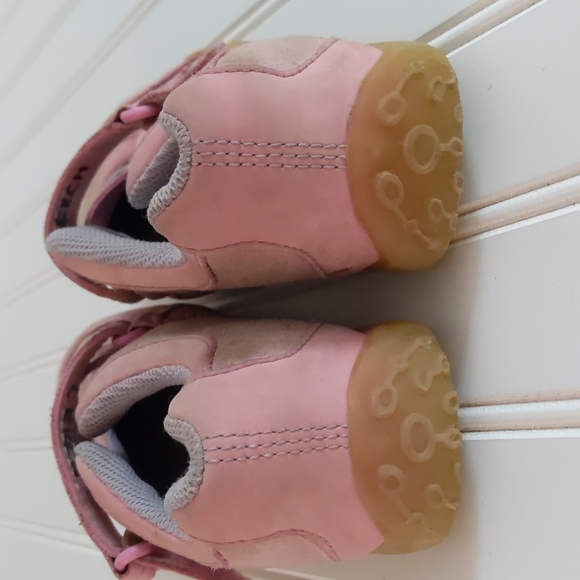 LL Bean Pink Velcro Sneakers - Picture 7 of 12